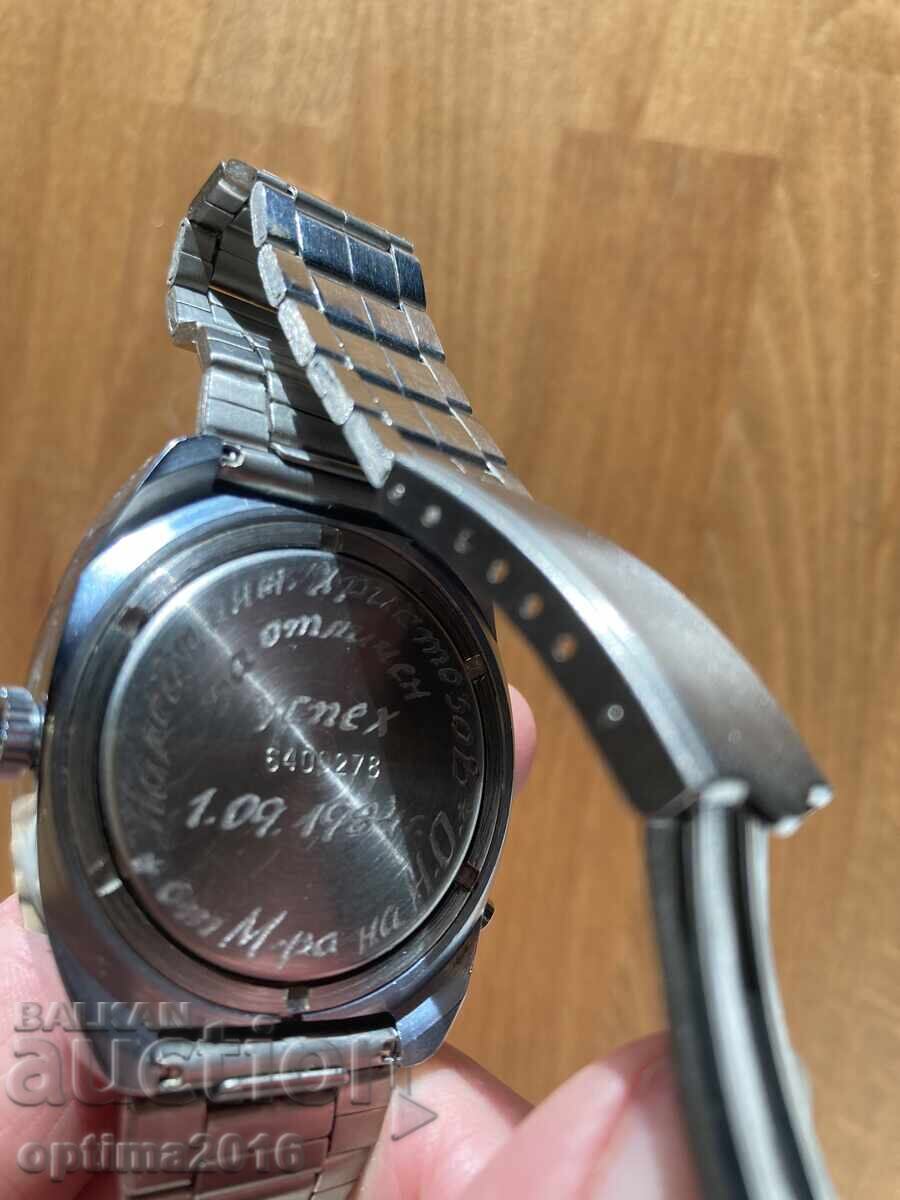 Russian clock with price 45.00 BGN | € 23.01