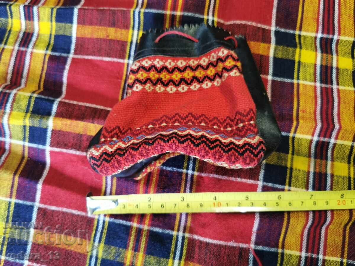 Delivery of FOLK COSTUME - purse