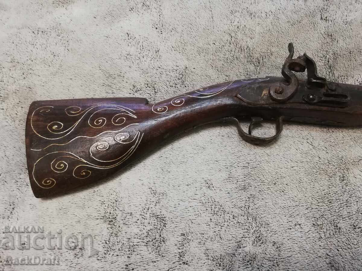 Auction  OLD FLINT CAPSULE PISTOL, RIFLE, REVOLVER