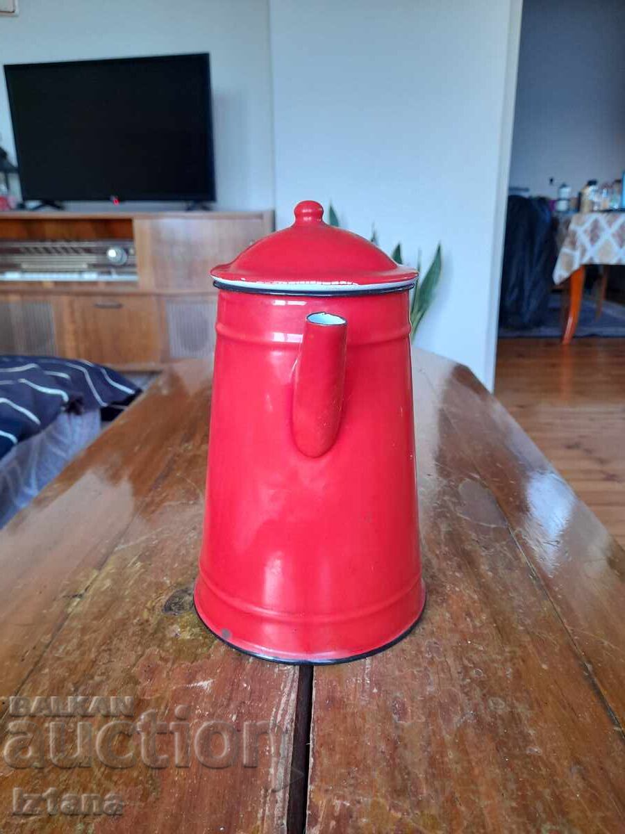 Стар емайлиран чайник с цена € 21.99 | 43.01 лв. Стар емайлиран чайник с цена € 21.99 | 43.01 лв.