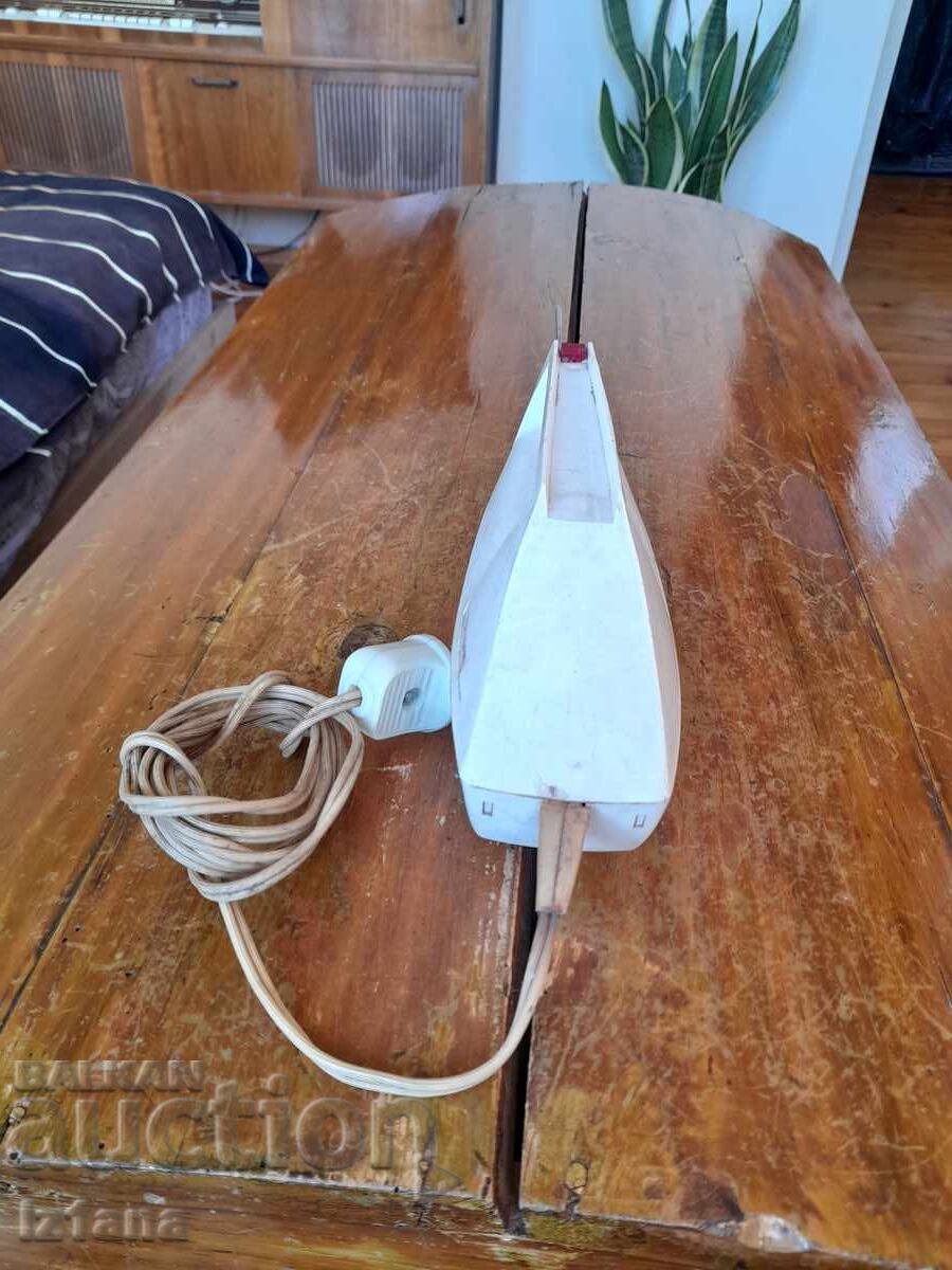 Delivery of Old Straume electric knife Delivery of Old Straume electric knife