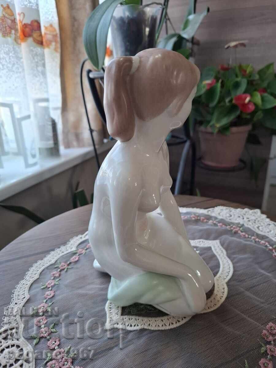 Statuie din porțelan maghiar cu preț € 97.15 | 190.01 BGN
