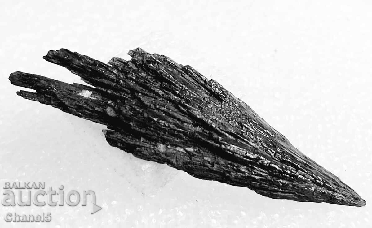 NATURAL BLACK TOURMALINE ''INDIAN FEATHER'' - 18.25 ct (762) with price 18.00 BGN | € 9.20 NATURAL BLACK TOURMALINE ''INDIAN FEATHER'' - 18.25 ct (762) with price 18.00 BGN | € 9.20