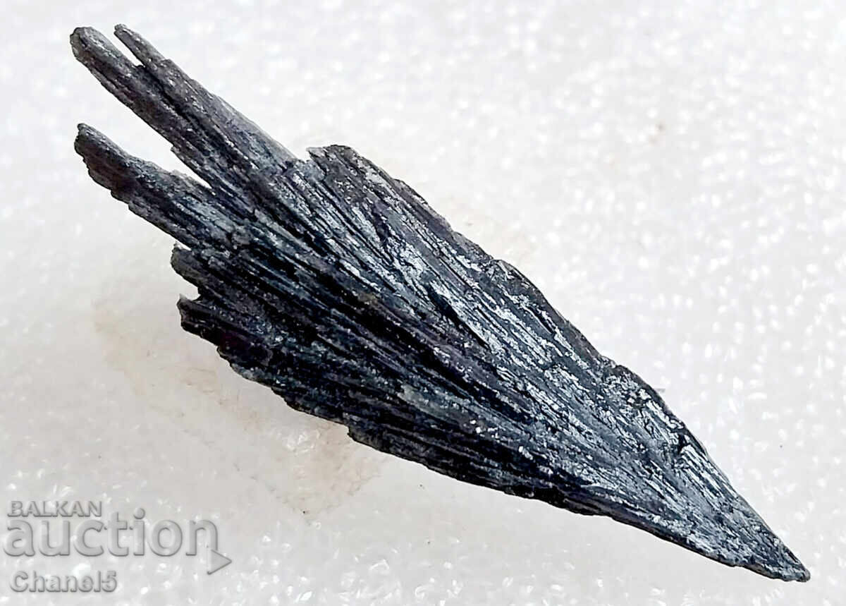 Auction NATURAL BLACK TOURMALINE ''INDIAN FEATHER'' - 18.25 ct (762) Auction NATURAL BLACK TOURMALINE ''INDIAN FEATHER'' - 18.25 ct (762)