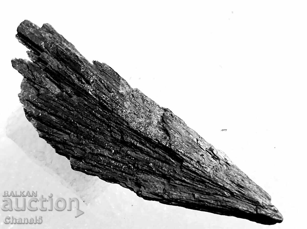 Auction NATURAL BLACK TOURMALINE "INDIAN FEATHER" - 17.80 ct (764) Auction NATURAL BLACK TOURMALINE "INDIAN FEATHER" - 17.80 ct (764)