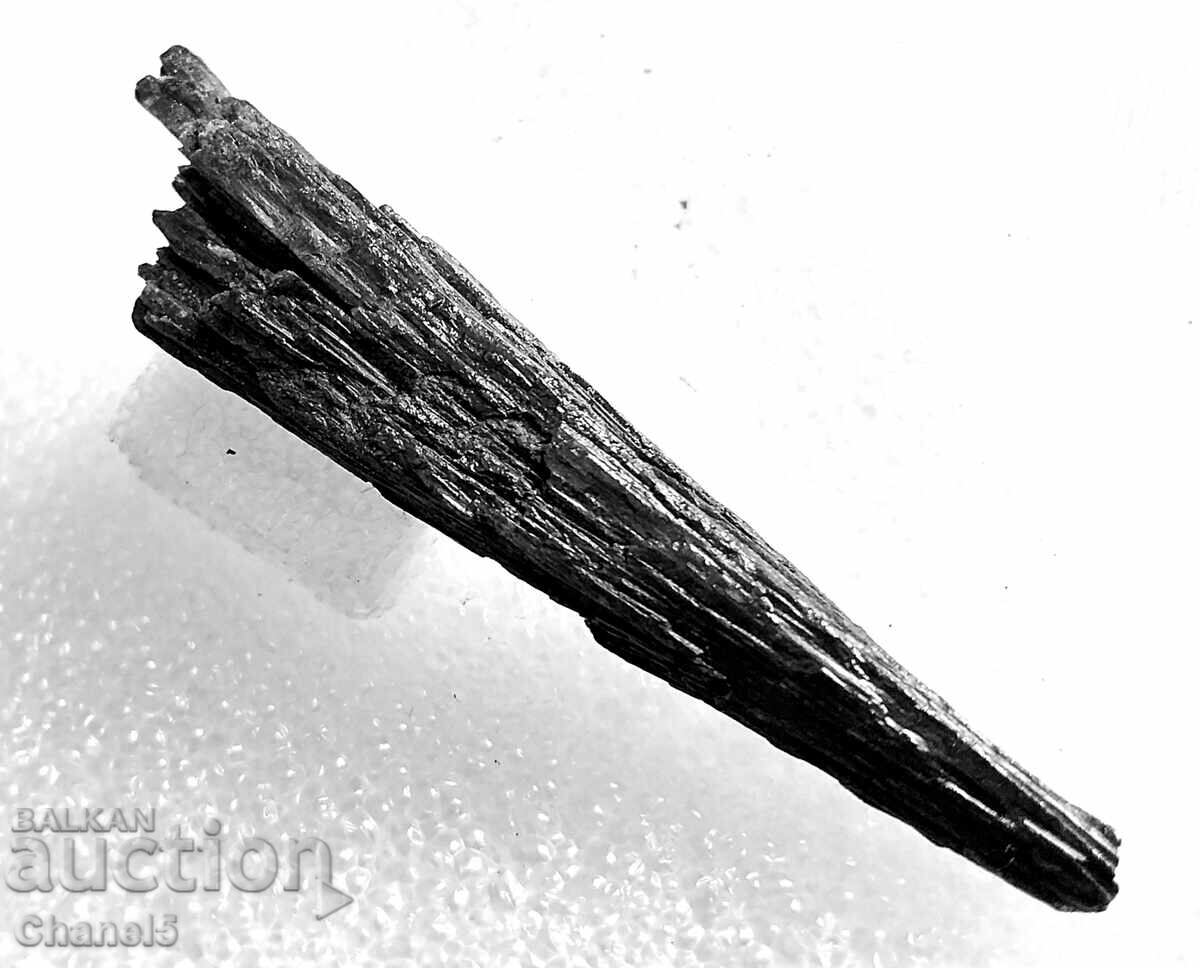 NATURAL BLACK TOURMALINE "INDIAN FEATHER" - 32.15 ct (765) with price 26.00 BGN | € 13.29