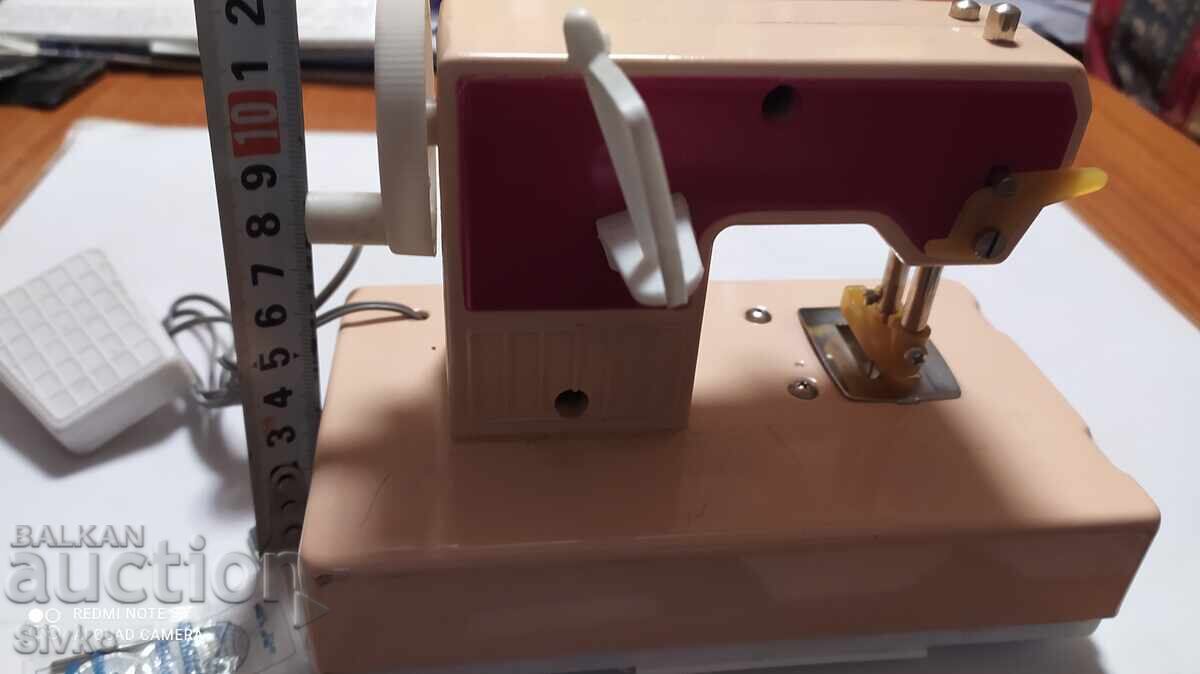 Auction Toy Japanese sewing machine with batteries Auction Toy Japanese sewing machine with batteries