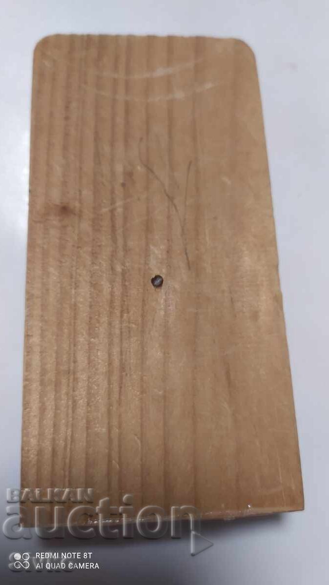 Delivery of Children's clock for learning to tell the time