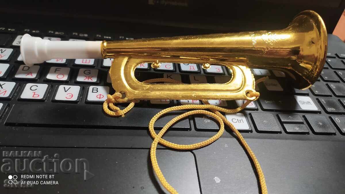 Auction Toy trumpet Auction Toy trumpet