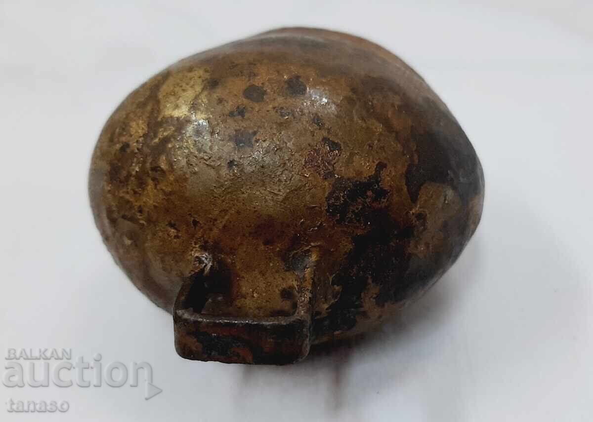 Auction Old kettle, clapper, bell (1.3) Auction Old kettle, clapper, bell (1.3)