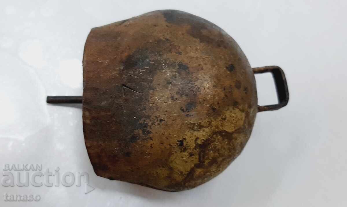 Old kettle, clapper, bell (1.3) - 5 Old kettle, clapper, bell (1.3) - 5