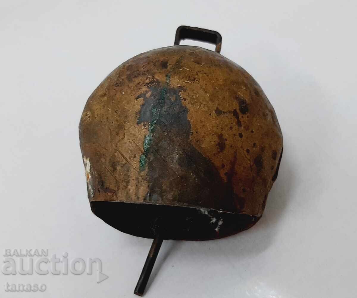 Old kettle, clapper, bell (1.3) - 6 Old kettle, clapper, bell (1.3) - 6