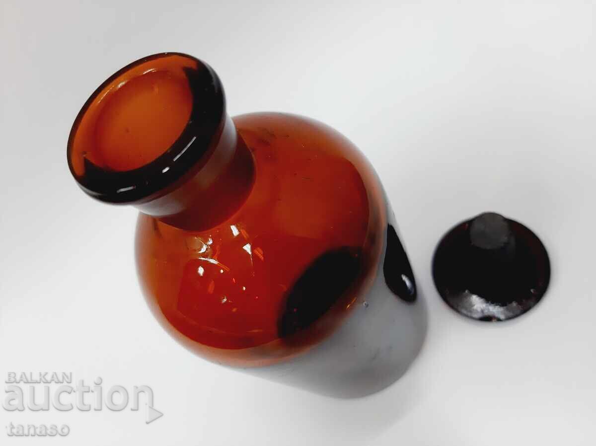 Auction Old apothecary bottle, 15 cm (2.2) Auction Old apothecary bottle, 15 cm (2.2)