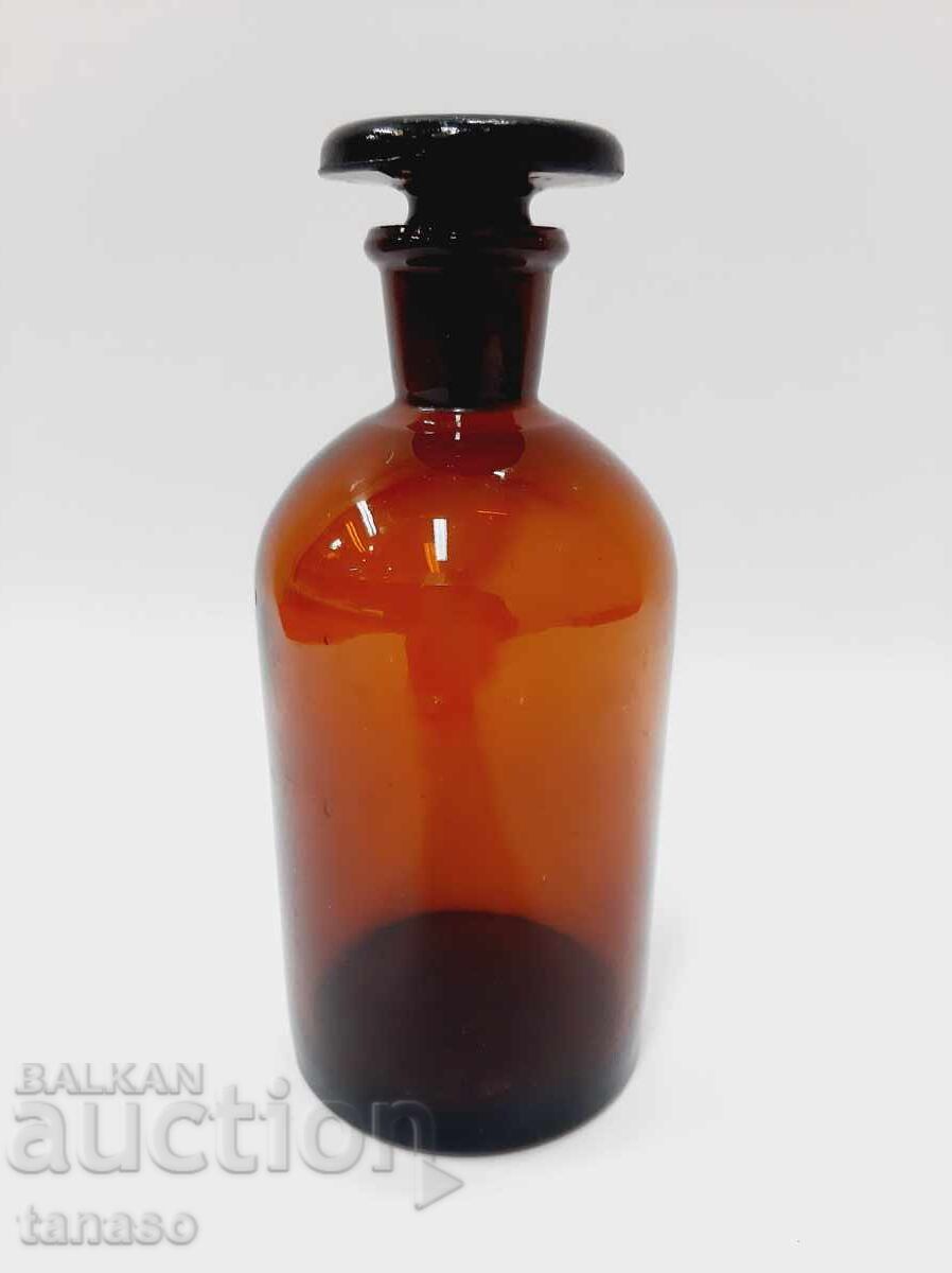 Old apothecary bottle, 15 cm (2.2) Old apothecary bottle, 15 cm (2.2)