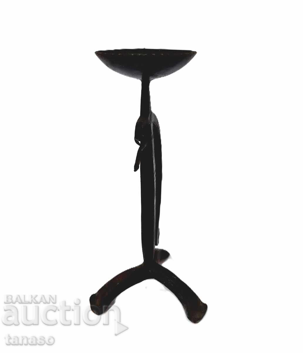 Auction  Old wrought iron candlestick (1.3)