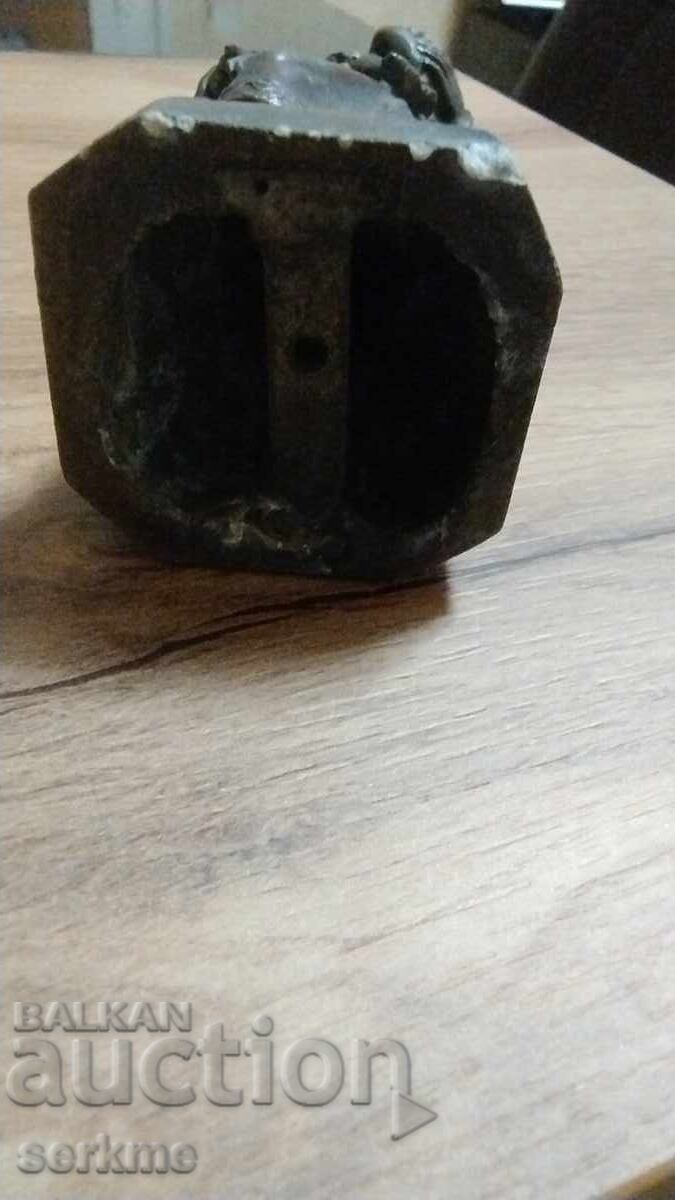 Delivery of Metal figure Delivery of Metal figure