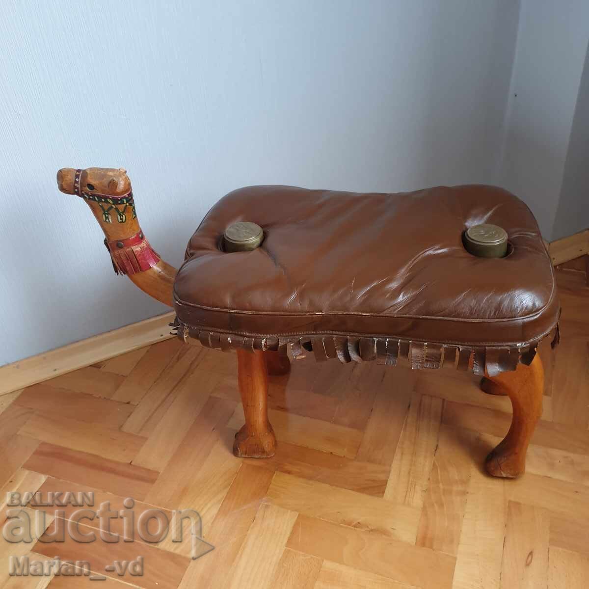 Scaun egiptean vechi de cămilă