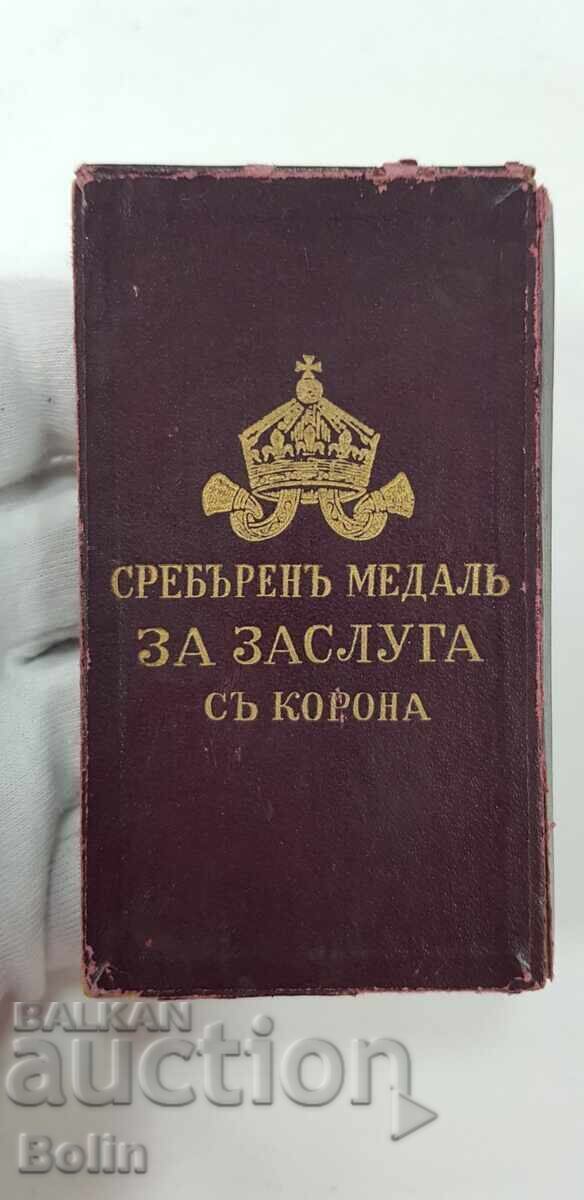 Royal Box for Silver Medal of Merit with Crown Royal Box for Silver Medal of Merit with Crown