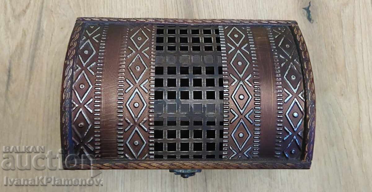 Delivery of Wooden box for collectors, excellent Delivery of Wooden box for collectors, excellent