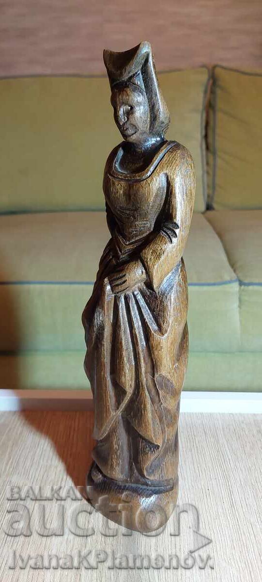 Auction  Woodcarving for connoisseurs, height 33cm