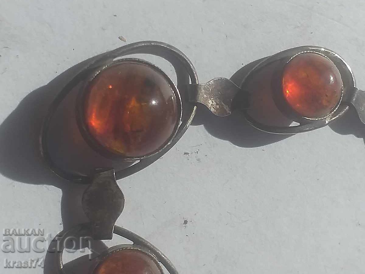 Amber bracelet with price 20.00 BGN | € 10.23 Amber bracelet with price 20.00 BGN | € 10.23