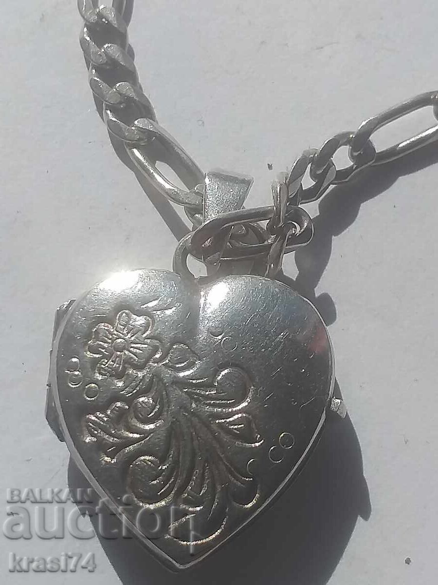 Silver chain with a heart for photos with price 45.00 BGN | € 23.01 Silver chain with a heart for photos with price 45.00 BGN | € 23.01