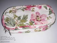 VINTAGE COSMETICS BAG