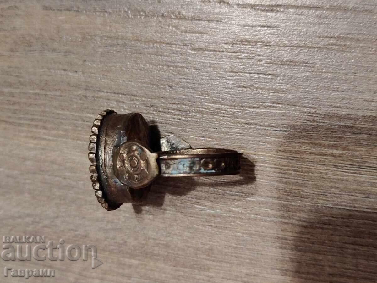 Auction Renaissance ring Auction Renaissance ring