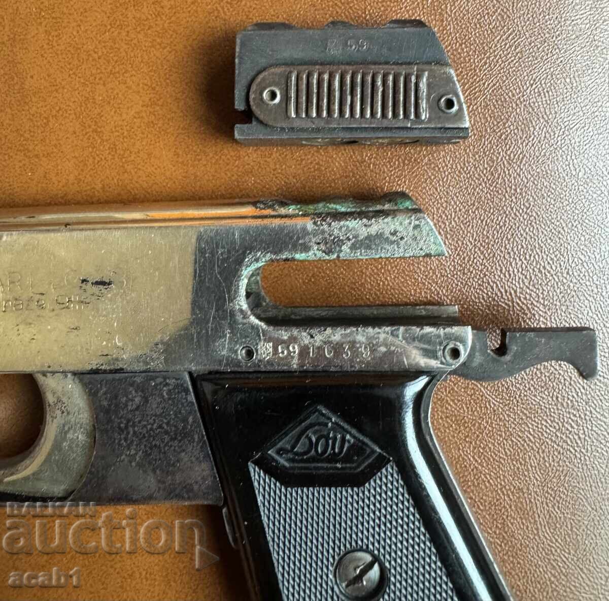 LOV 9mm flare pistol + box of cartridges - 5 LOV 9mm flare pistol + box of cartridges - 5