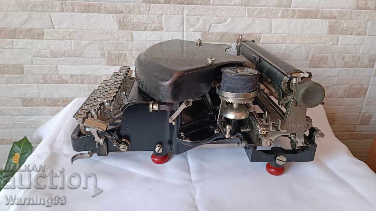 Стара пишеща машина Adler Mod.7 - Made in Germany - 1939 год - 5 Стара пишеща машина Adler Mod.7 - Made in Germany - 1939 год - 5