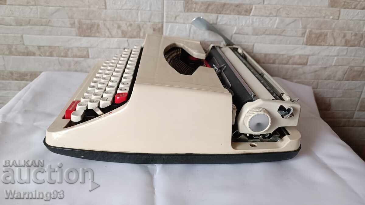 Old typewriter Brother Deluxe 850TR - Made in Japan - 5