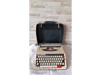 Стара пишеща машина Brother Deluxe 850TR - Made in Japan