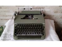 Old Olympia SM2 typewriter - Made in Germany - 1950"