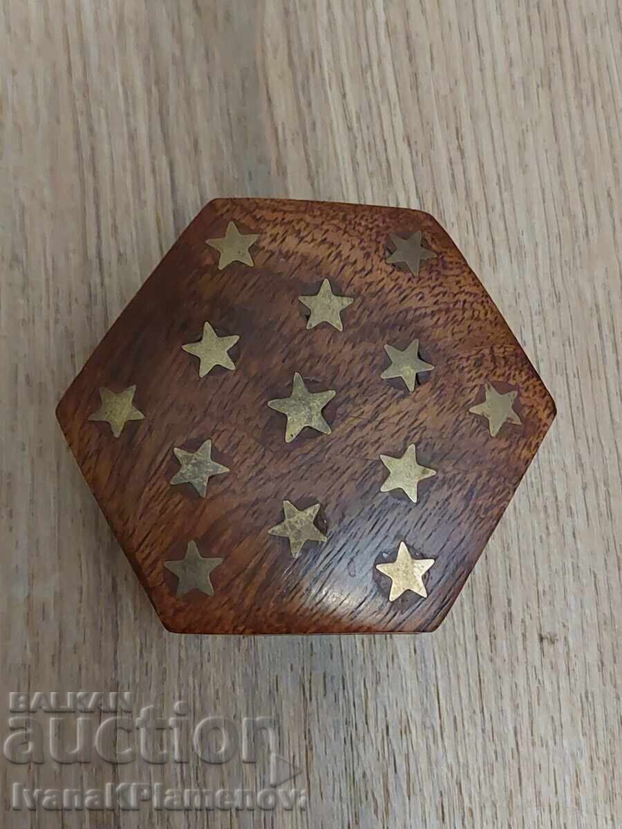 Κουτί από ξύλο και ορείχαλκο για συλλέκτες Κουτί από ξύλο και ορείχαλκο για συλλέκτες