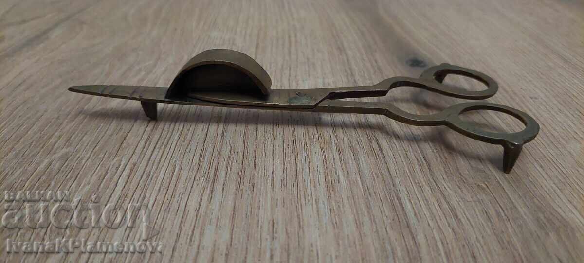 Brass scissors extinguisher for connoisseurs with price 20.00 BGN | € 10.23 Brass scissors extinguisher for connoisseurs with price 20.00 BGN | € 10.23