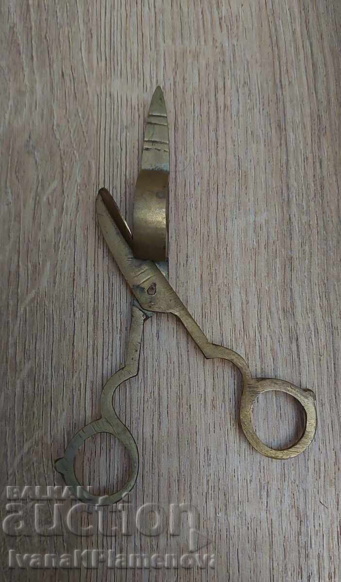 Extinctor cu foarfece din alama pentru cunoscatori Extinctor cu foarfece din alama pentru cunoscatori