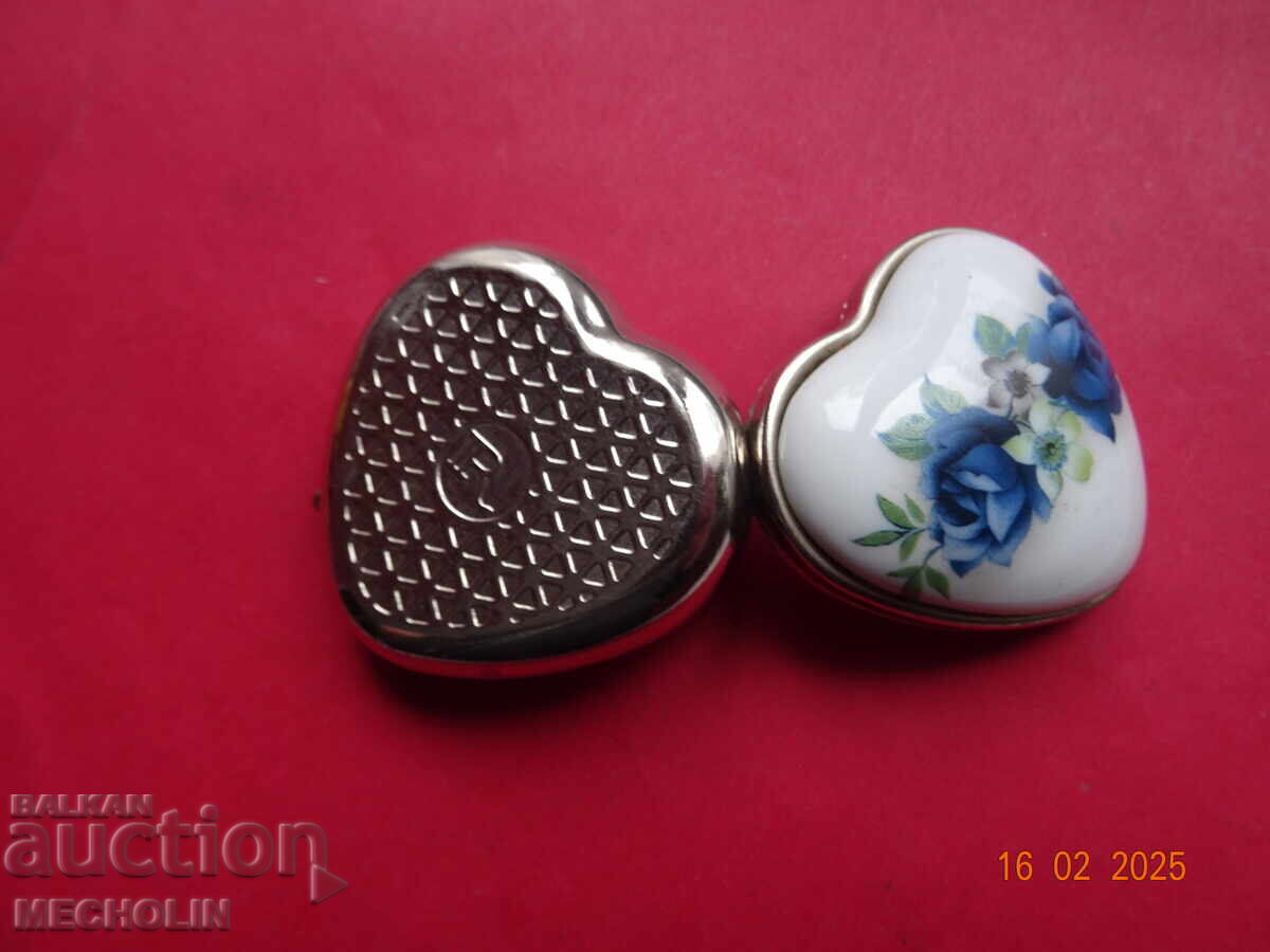 СТАРА МЕТАЛНА КУТИЯ 2 - 5