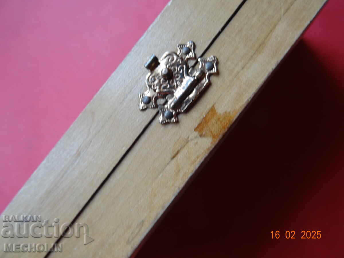 ΠΑΛΙΑ σκακιέρα με τιμή 15.00 BGN | € 7.67 ΠΑΛΙΑ σκακιέρα με τιμή 15.00 BGN | € 7.67