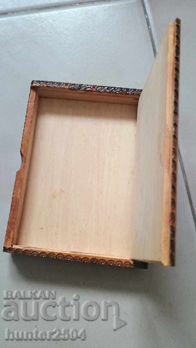 Snuff box, pyrography-11/8 cm with price 25.95 BGN | € 13.27 Snuff box, pyrography-11/8 cm with price 25.95 BGN | € 13.27