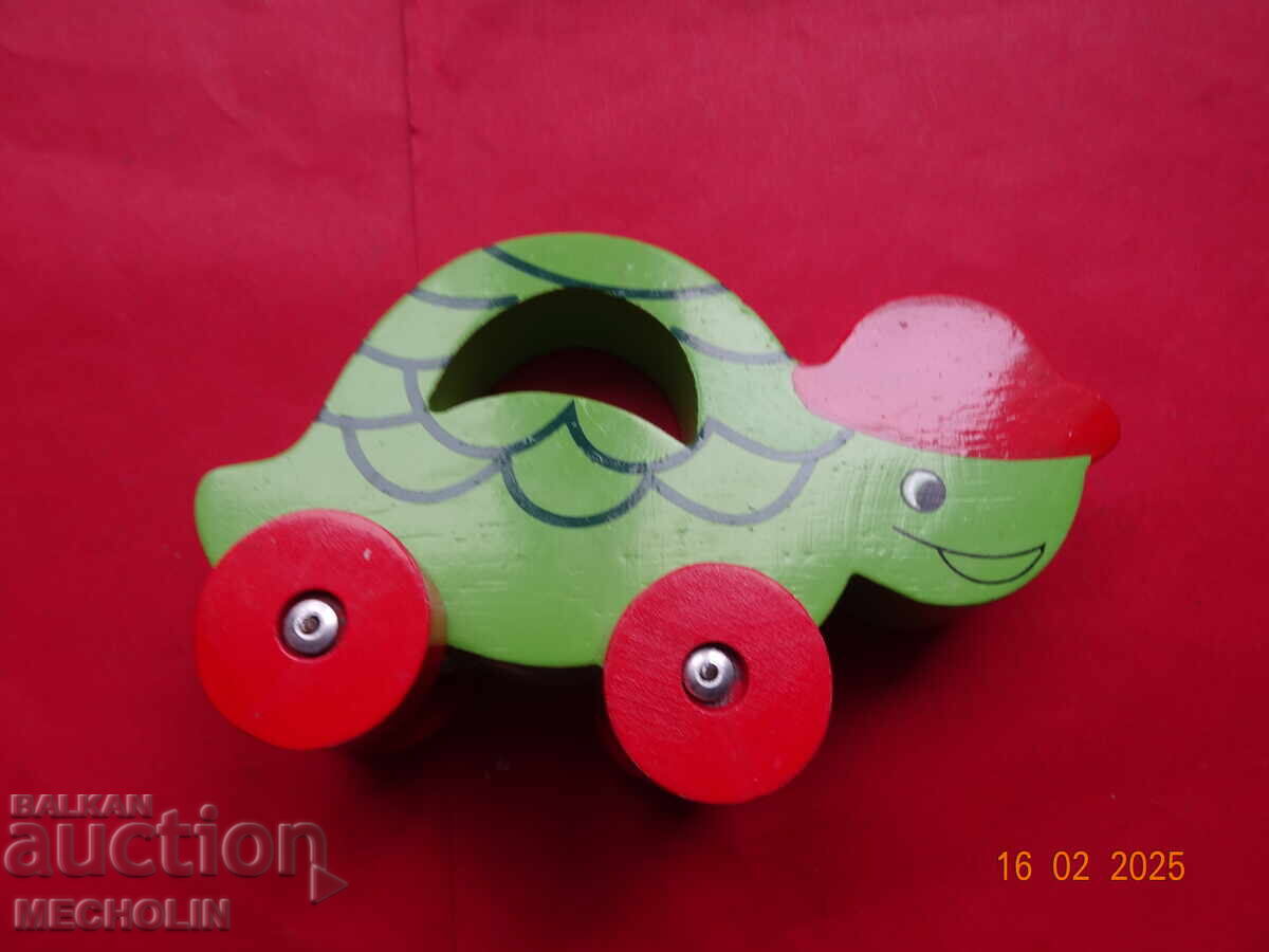 СТАРА ДЪРВЕНА ИГРАЧКА КОСТЕНУРКА с цена 11.00 лв. | € 5.62 СТАРА ДЪРВЕНА ИГРАЧКА КОСТЕНУРКА с цена 11.00 лв. | € 5.62