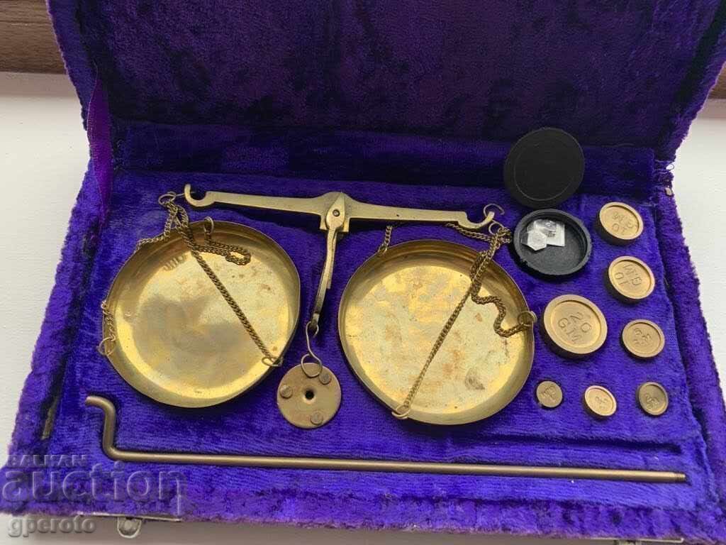 Set de bijuterii vechi de cantare si greutati - Stare perfecta cu preț € 35.00 | 68.45 BGN