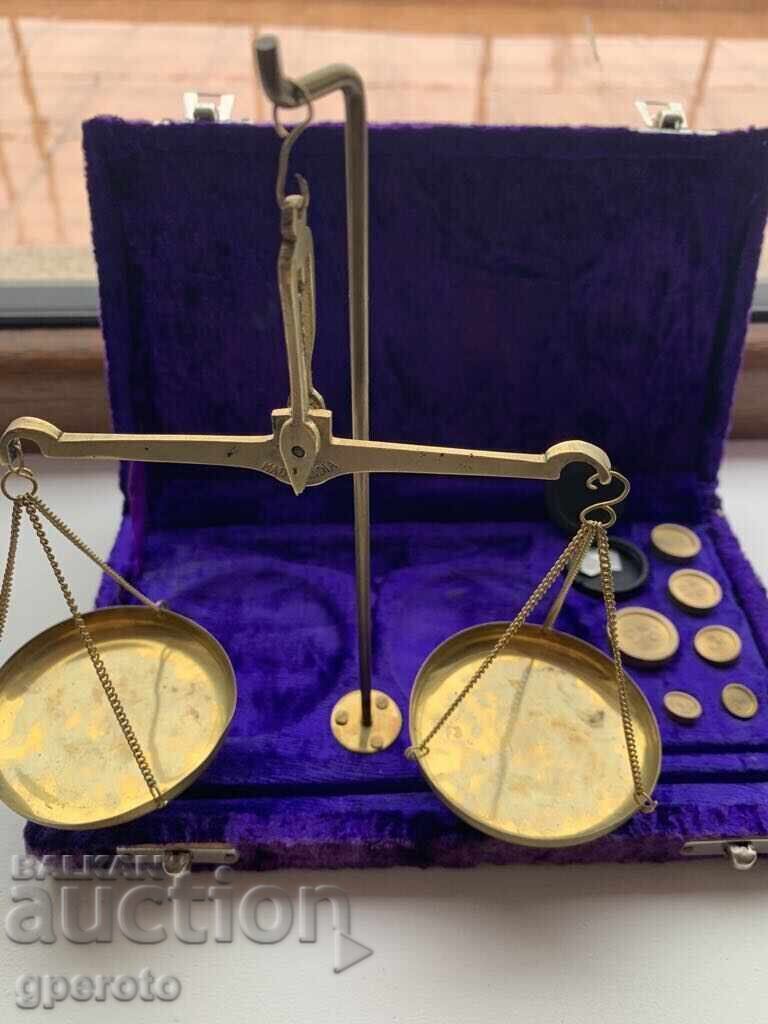 Δημοπρασία Παλιό σετ κοσμημάτων με ζυγαριά και βάρη - Τέλεια κατάσταση
