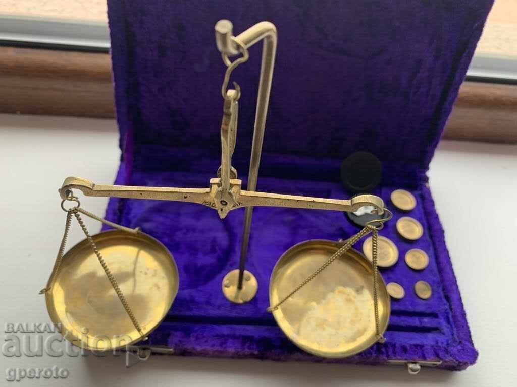 Παλιό σετ κοσμημάτων με ζυγαριά και βάρη - Τέλεια κατάσταση