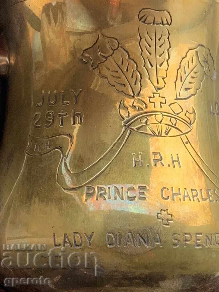 Auction Massive rare glass from the wedding of Charles and Diana - 1981. Auction Massive rare glass from the wedding of Charles and Diana - 1981.