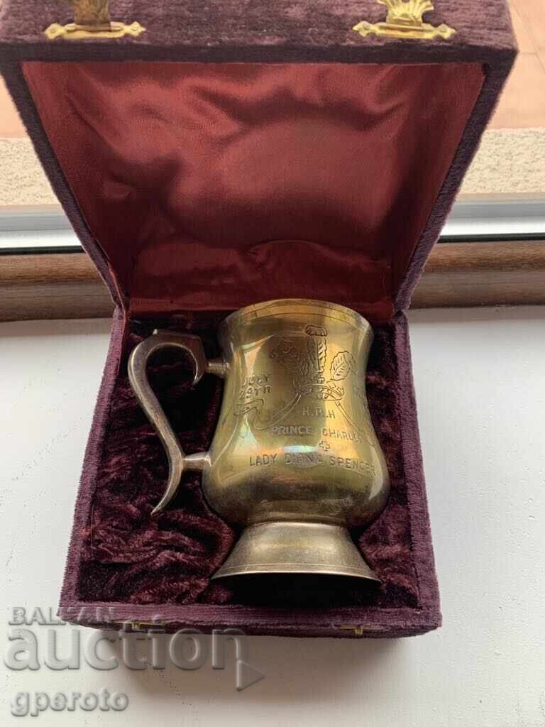 Massive rare glass from the wedding of Charles and Diana - 1981. Massive rare glass from the wedding of Charles and Diana - 1981.