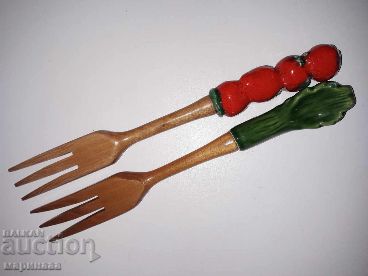 Auction SALAD FORK SET. WOOD, CERAMIC Auction SALAD FORK SET. WOOD, CERAMIC