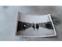 Photo Varna Women and girls on the road from Ivksinograd 1940