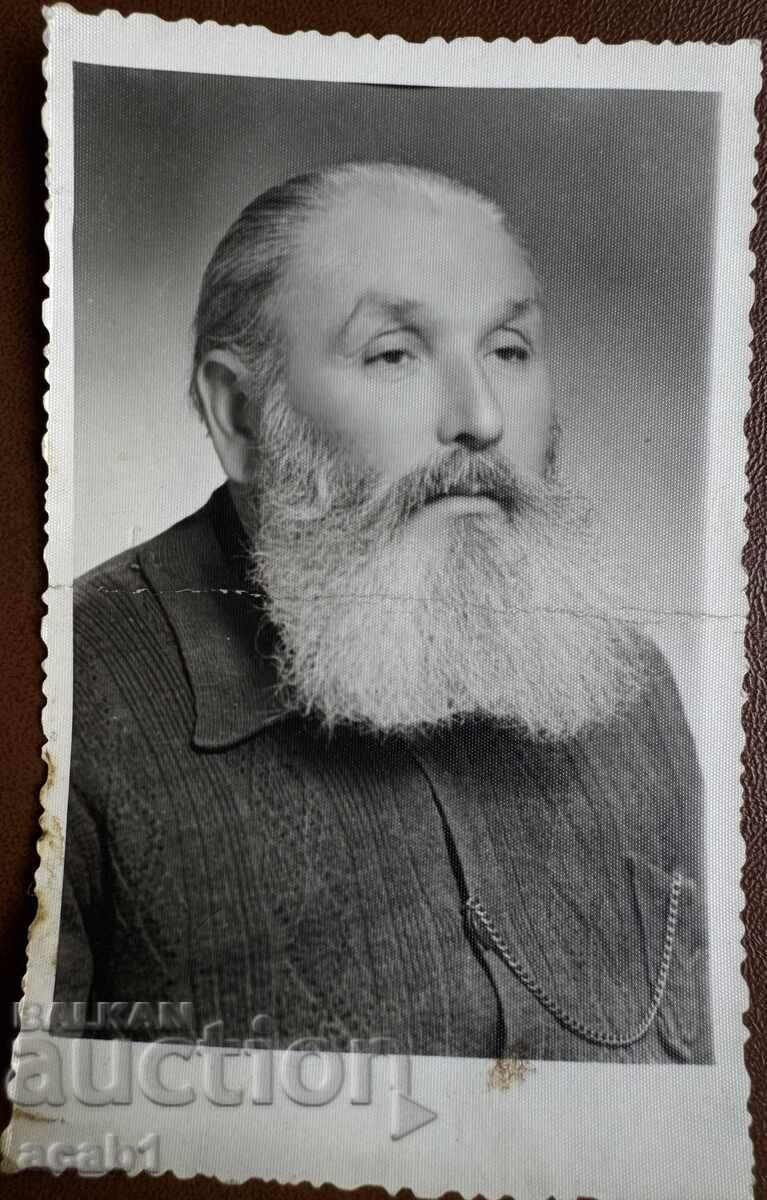 Grandpa Pop in the yard - 5