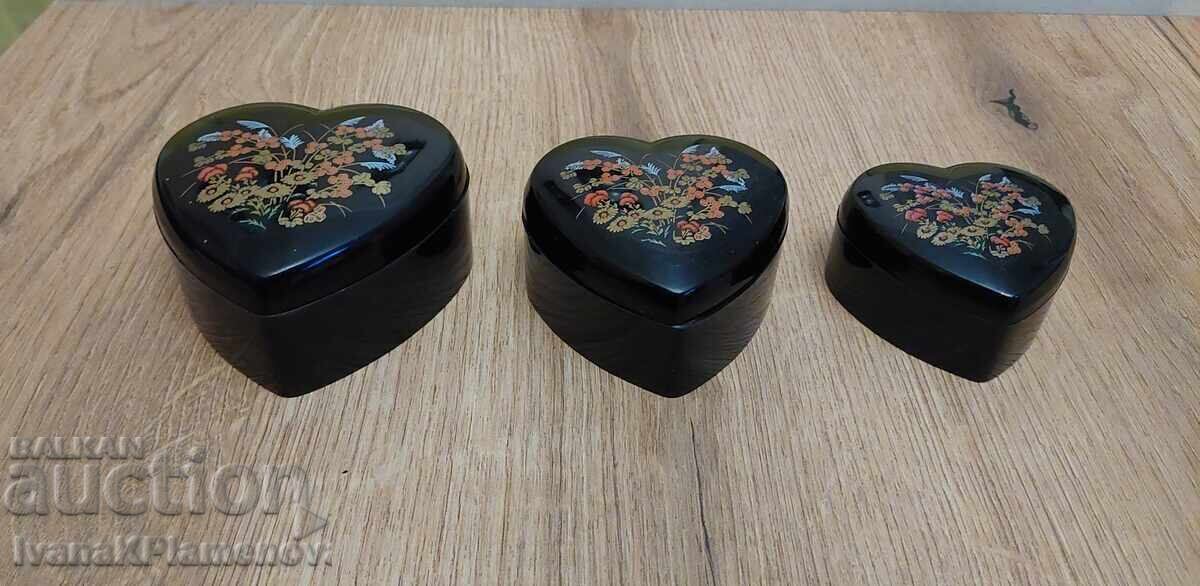 Cutii tip Matryoshka 3 buc cu preț 15.00 BGN | € 7.67