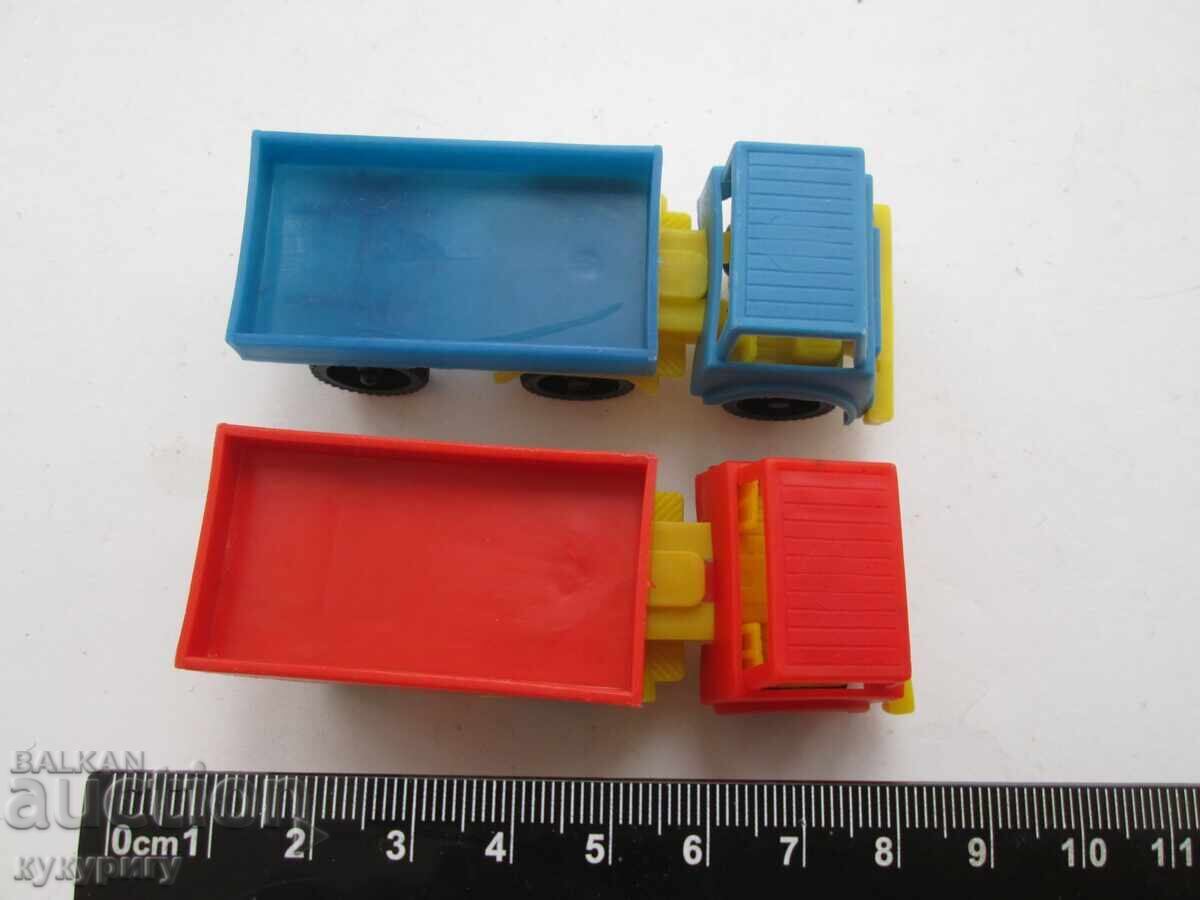Delivery of Old Soc children's toys small plastic trucks Delivery of Old Soc children's toys small plastic trucks